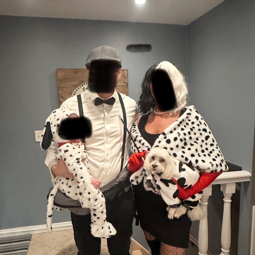 Entire family 101 dalmation costume Halloween dog baby dog catcher and cruella
